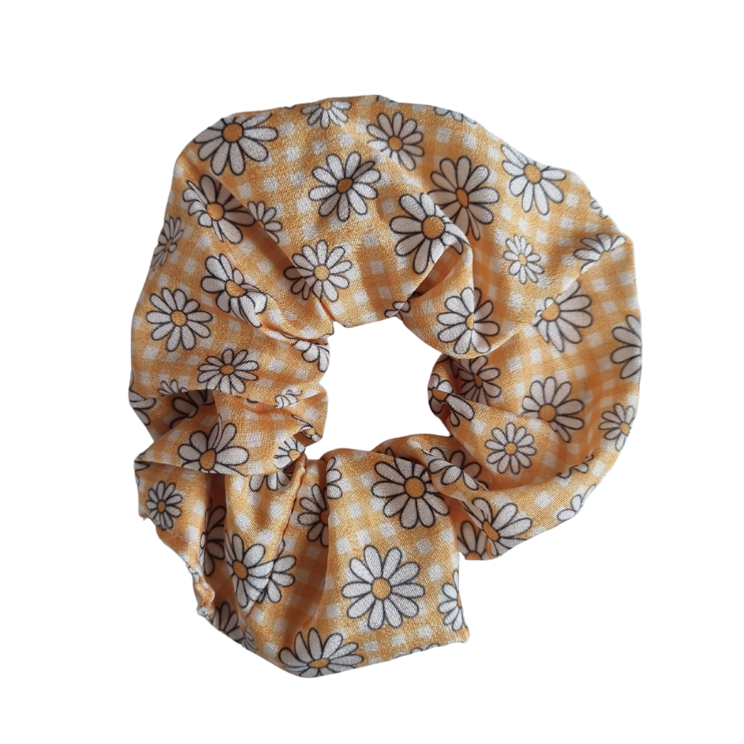 Daisy chain scrunchie